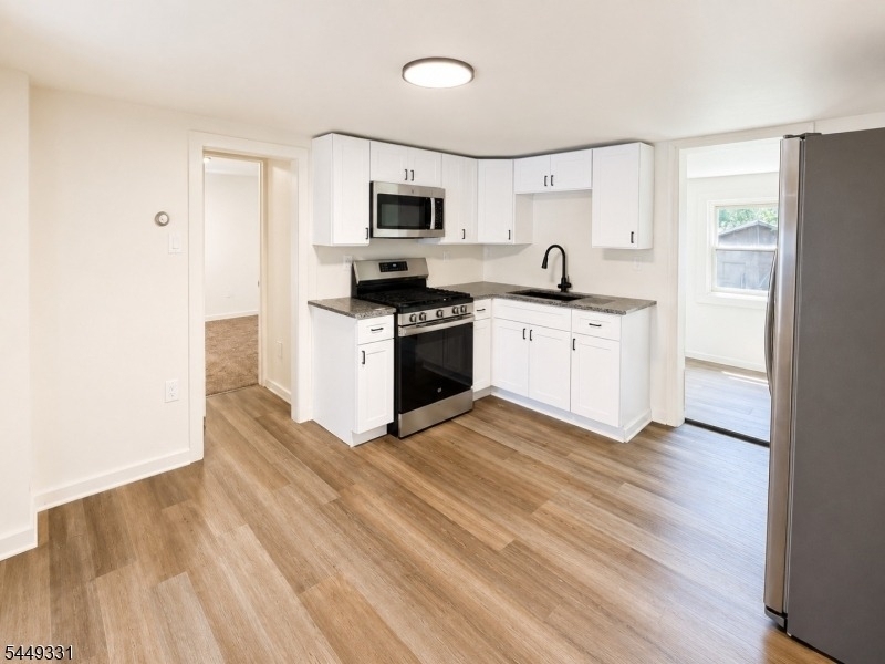 286 Chambers St - Photo 3