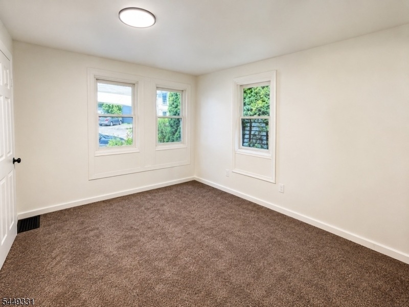 286 Chambers St - Photo 5
