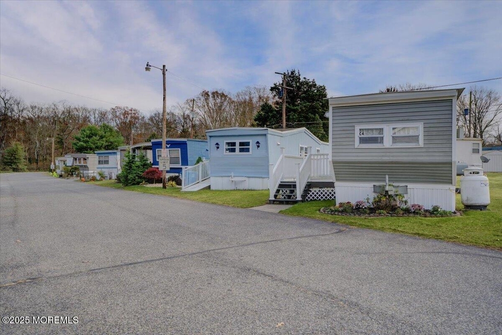 114 Cookstown New Egypt Road - Photo 4
