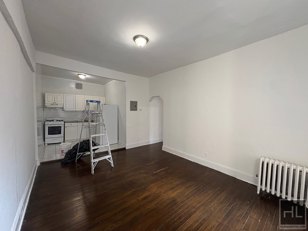 3 Avenue - Photo 1