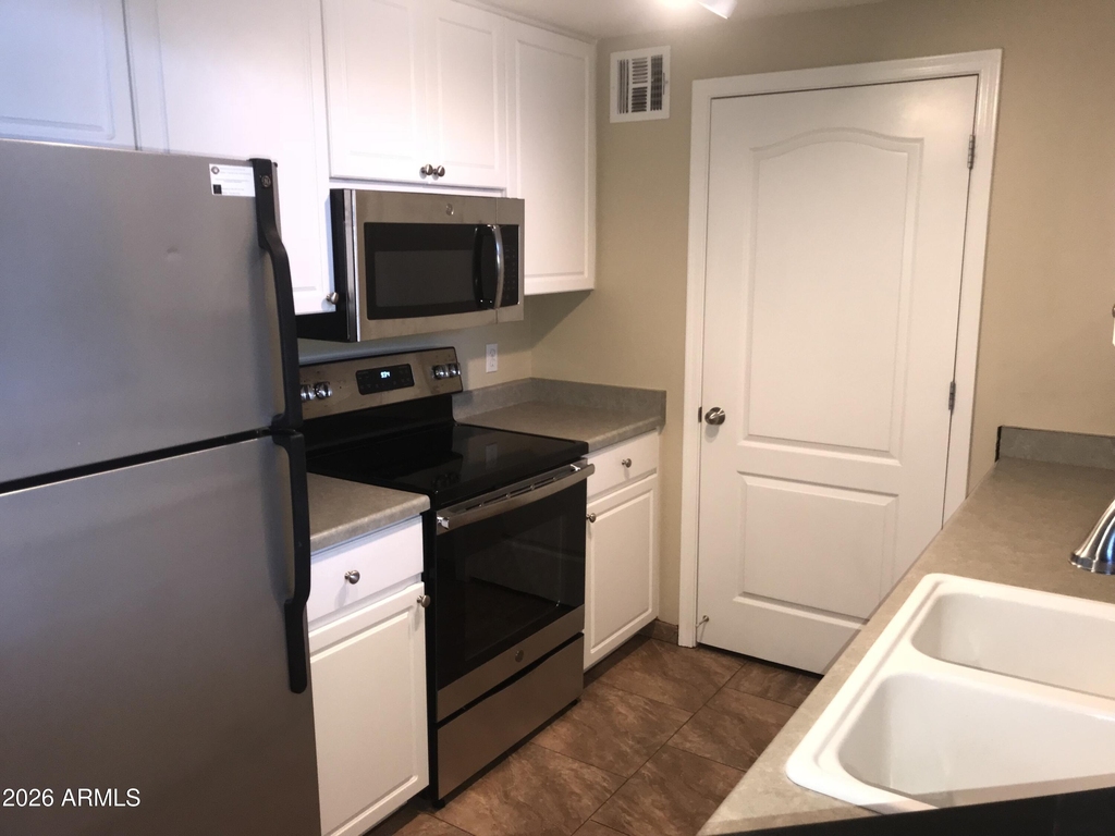 1701 E Colter Street - Photo 2
