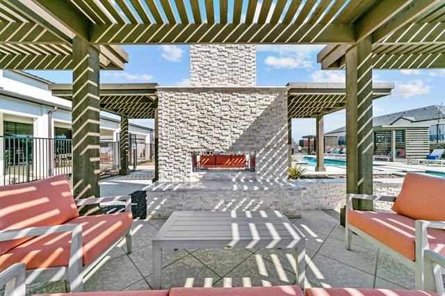 1109 Imperial - Photo 2
