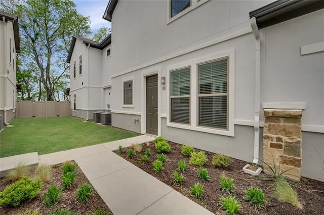 1409 Imperial - Photo 0