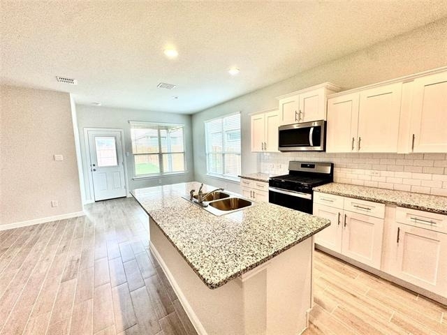 4308 Cornelia Street - Photo 4