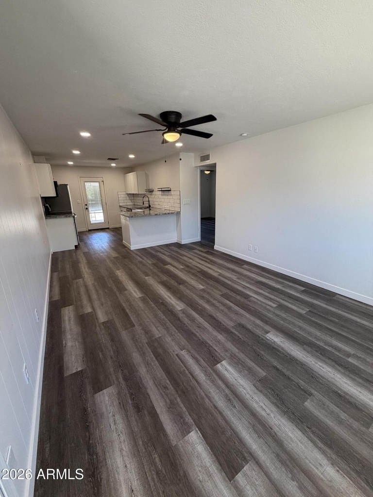 1229 W 4th Street - Photo 5