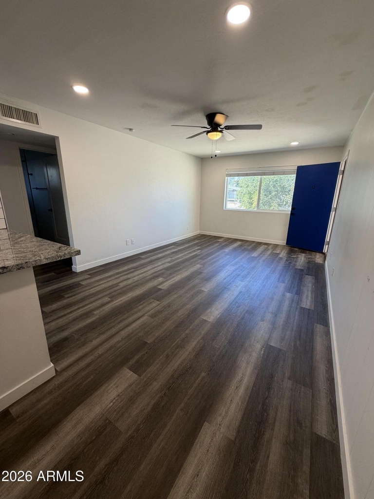 1229 W 4th Street - Photo 3