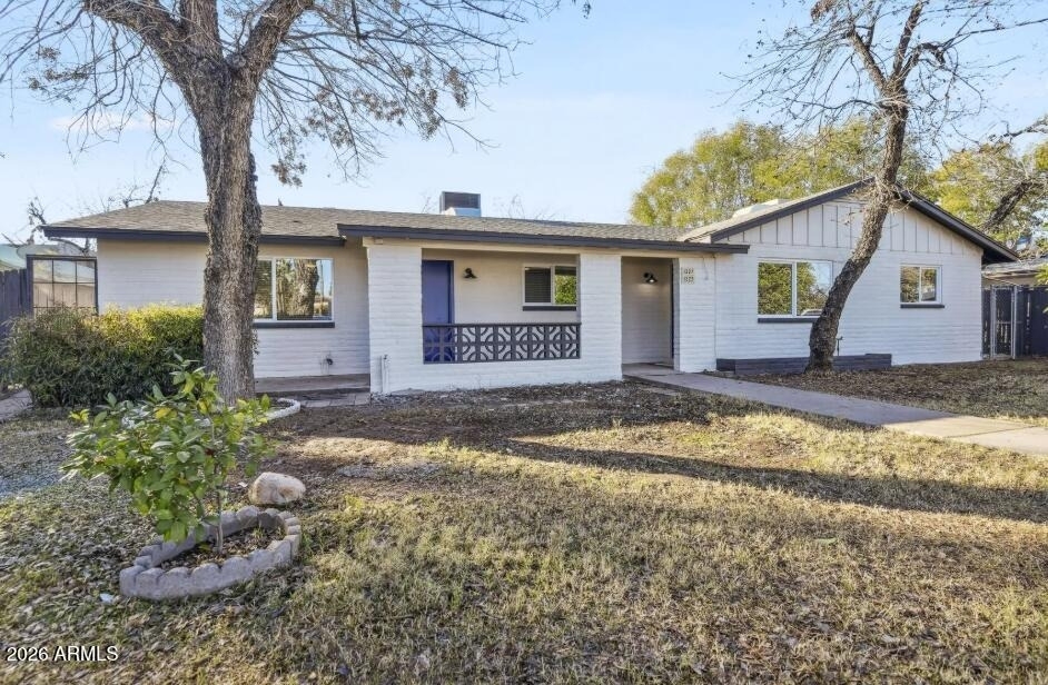 1229 W 4th Street - Photo 0