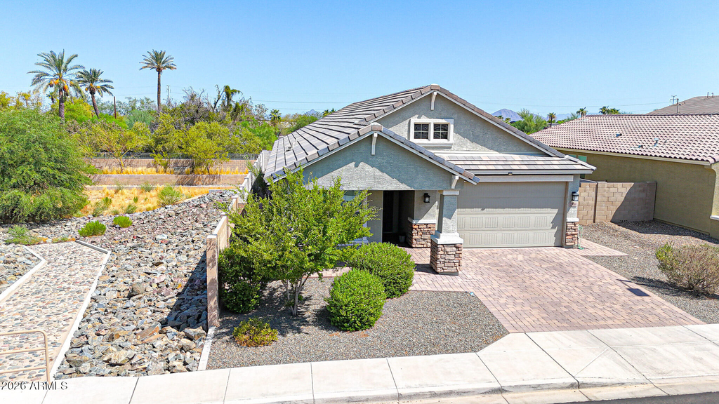 2306 E Branham Lane - Photo 2