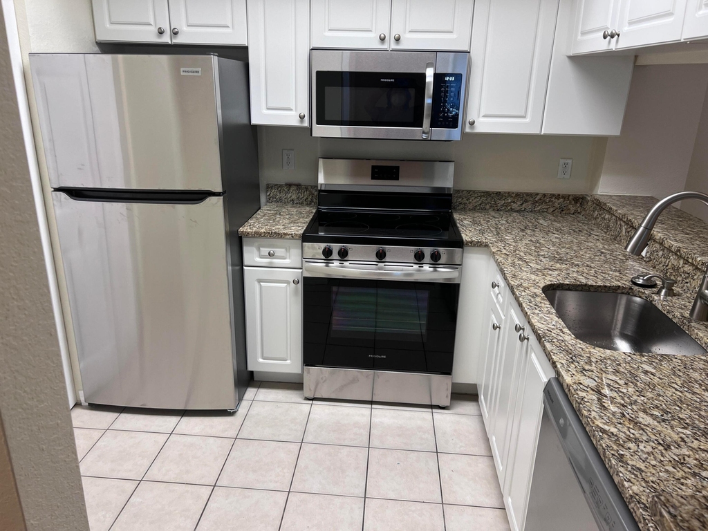 2802 Sarento Place - Photo 1