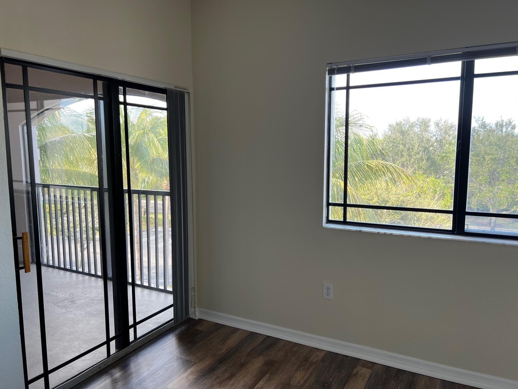 2802 Sarento Place - Photo 7