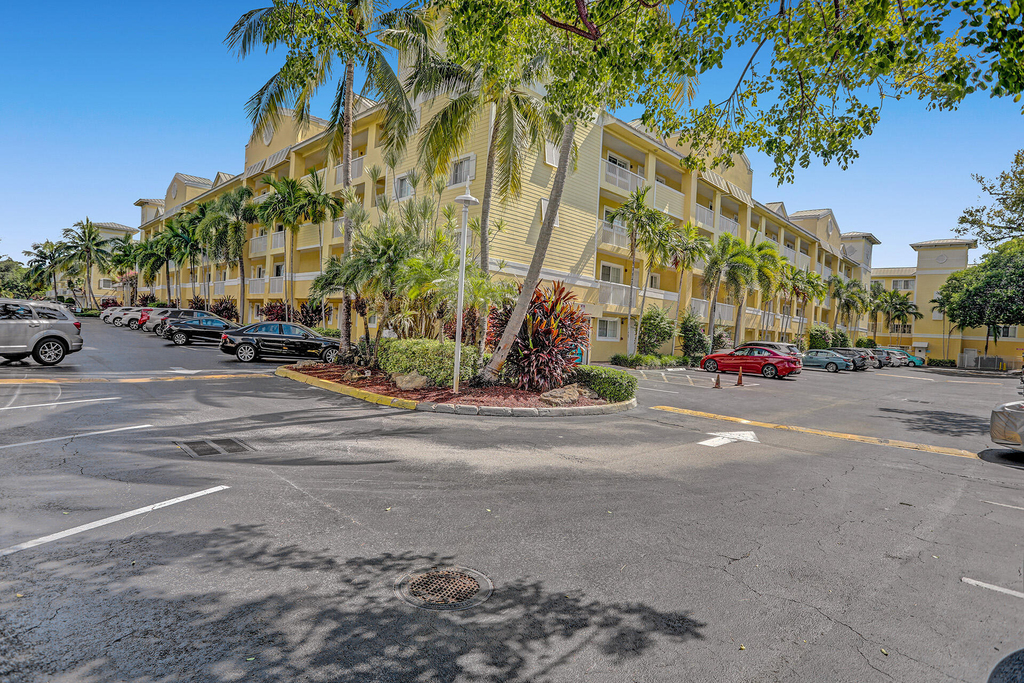 1501 E Broward Boulevard - Photo 3