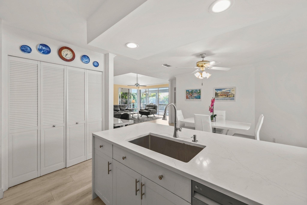 664 Forsyth Street - Photo 8