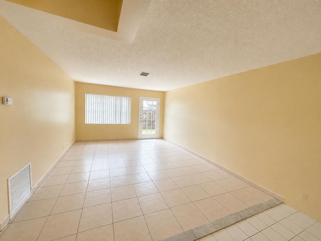 4125 Woodside Drive - Photo 4