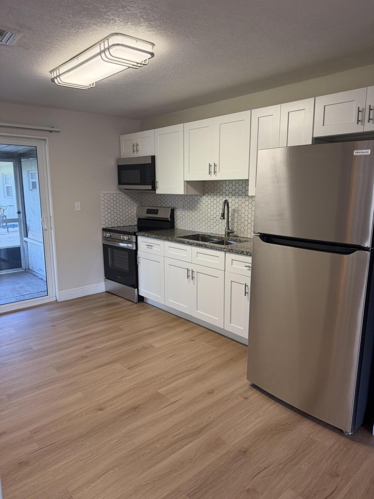 2727 Se Normand Street - Photo 4