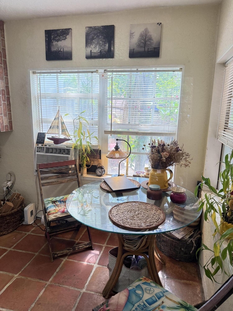 407 W Palm Street - Photo 2