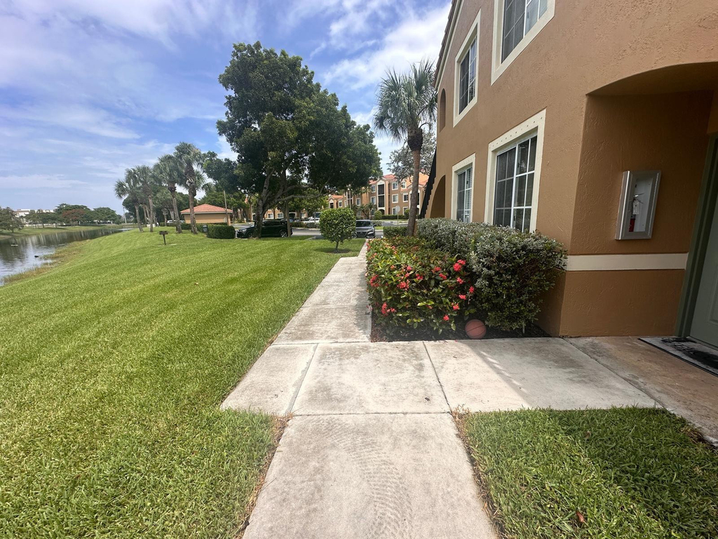 7950 N Nob Hill Road - Photo 4