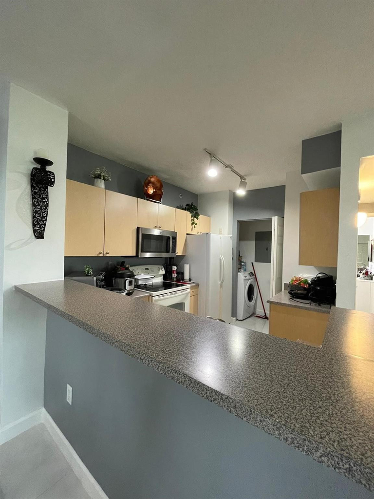 7950 N Nob Hill Road - Photo 7