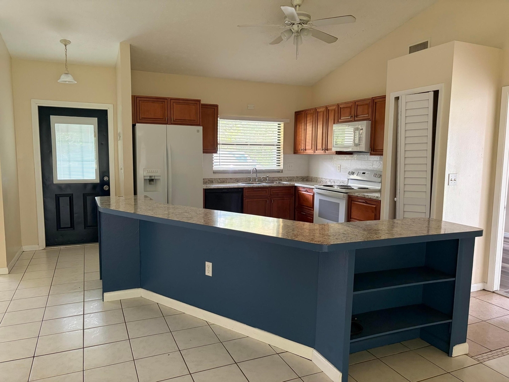 4612 Boabadilla Avenue - Photo 4