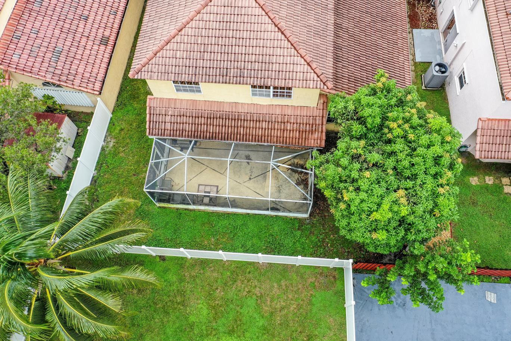 3178 Nw 72nd Avenue - Photo 3