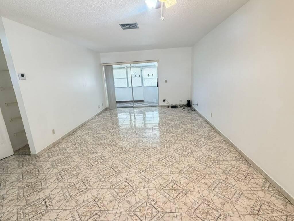 2727 Dudley Drive W - Photo 5