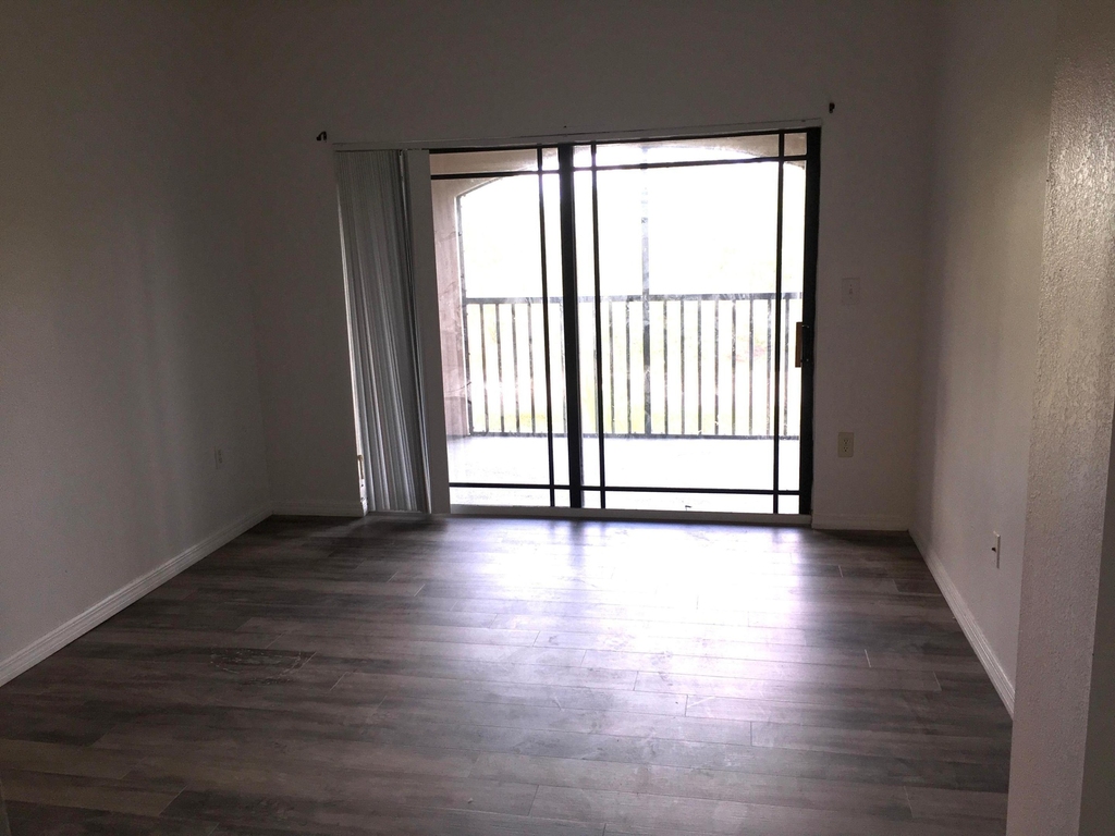 2801 Sarento Place - Photo 5