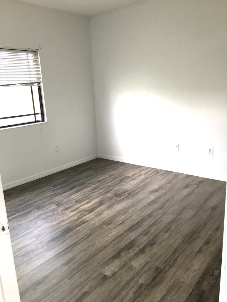 2801 Sarento Place - Photo 6