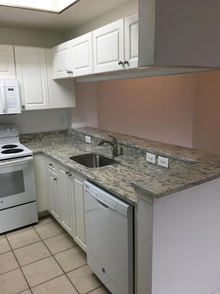 2801 Sarento Place - Photo 0