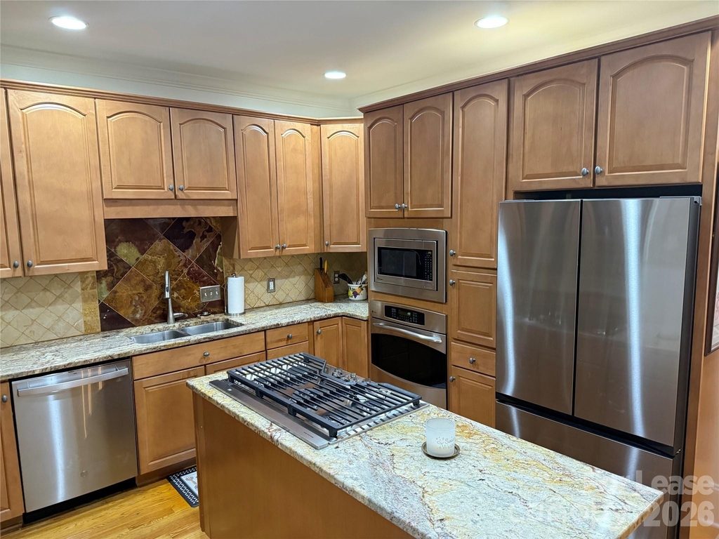 421 Spring Street - Photo 3