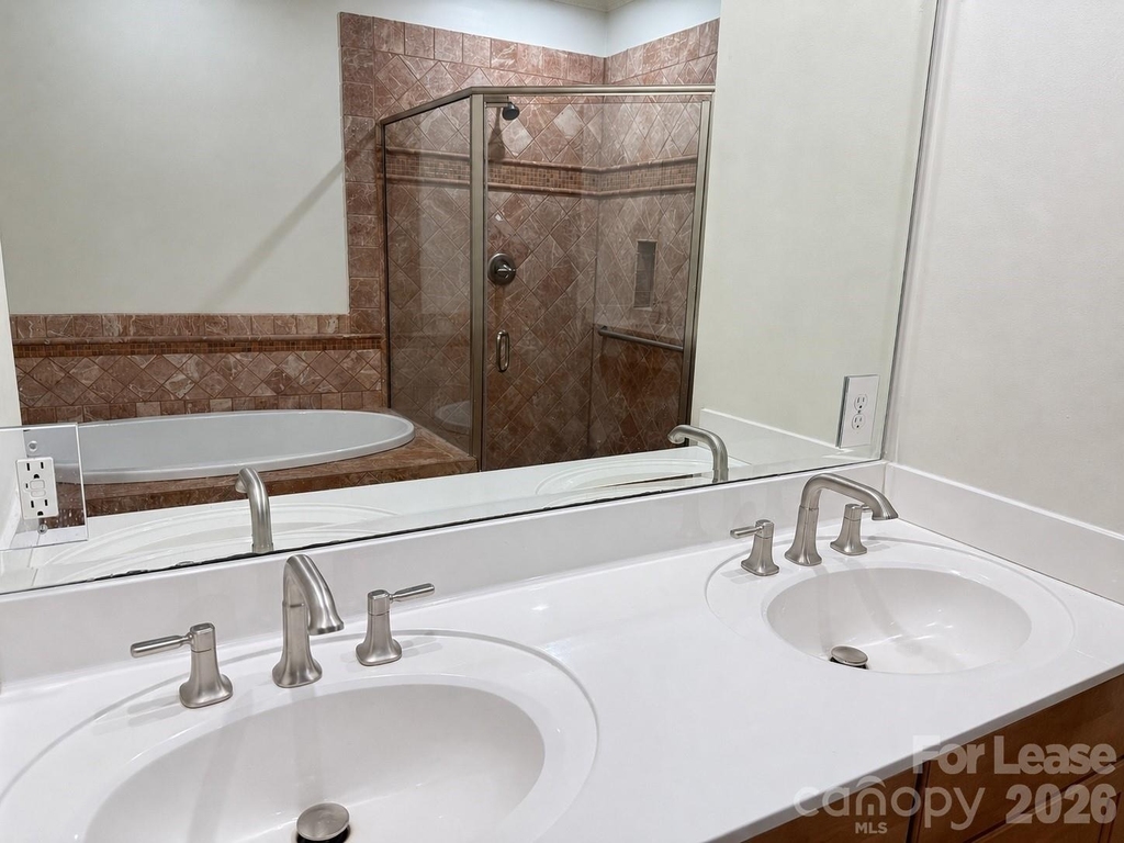 421 Spring Street - Photo 16