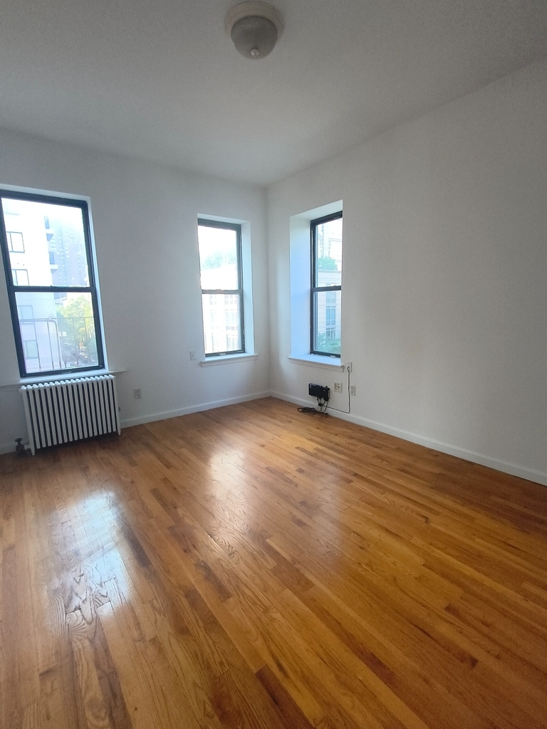 400 East 91st Street - Photo 2