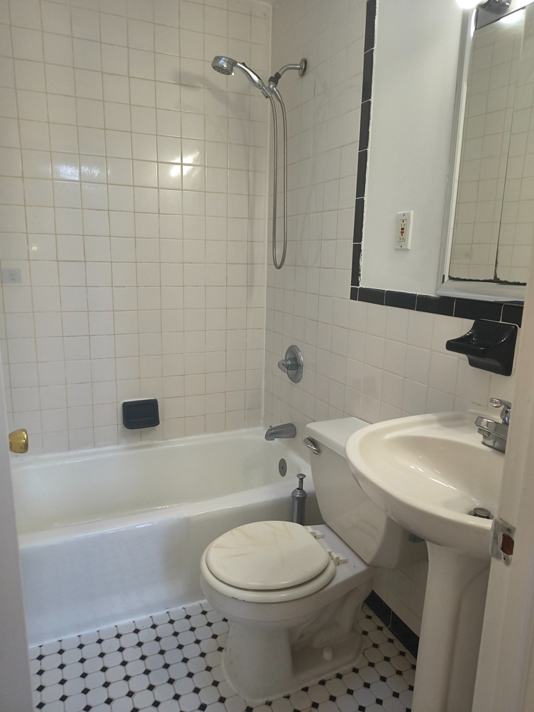 400 East 91st Street - Photo 6