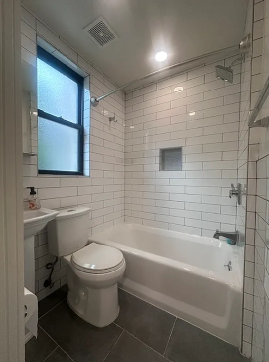 304 Bleecker Street - Photo 3