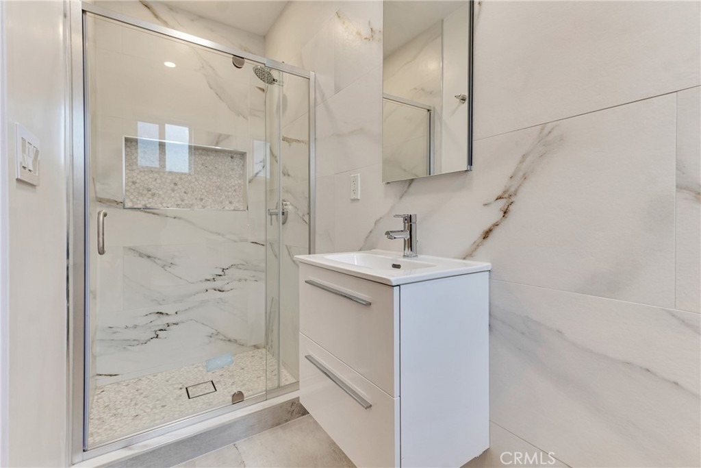 7841 W 83rd - Photo 36