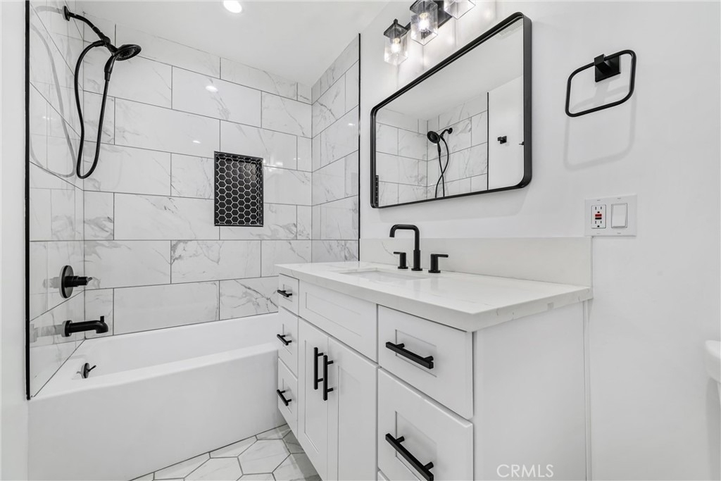 5706 Burnet Avenue - Photo 6