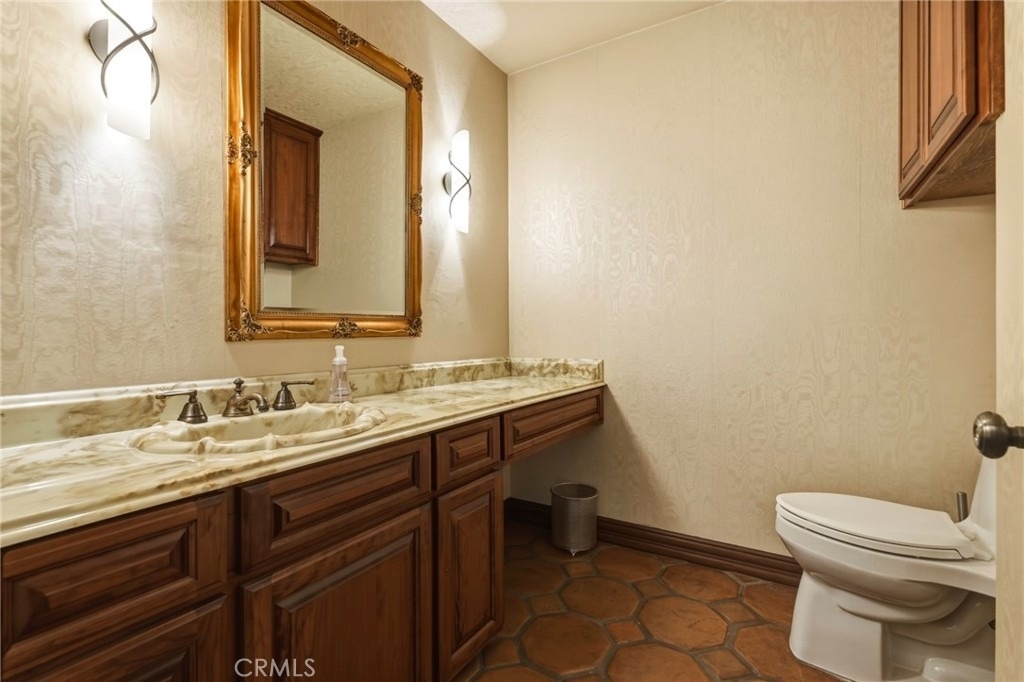 22231 Romar Street - Photo 18