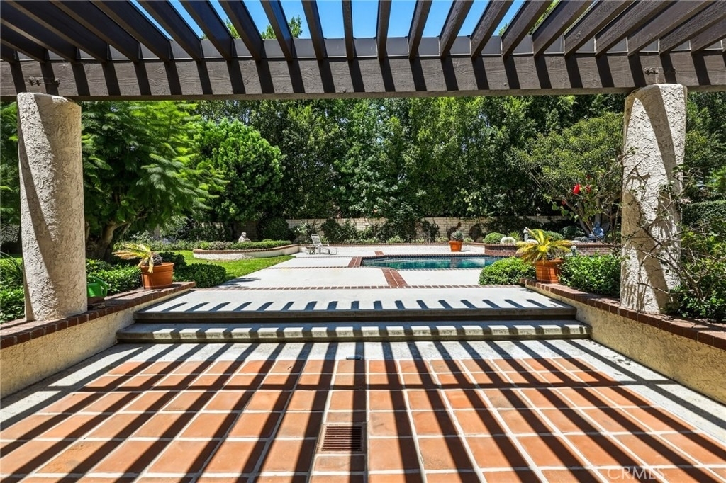 22231 Romar Street - Photo 38