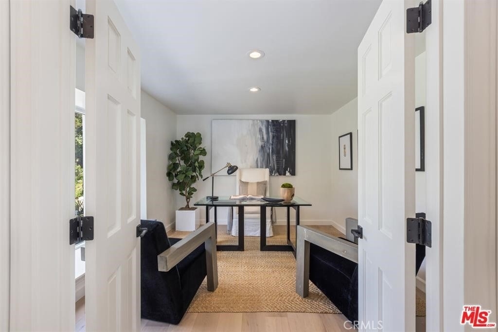 3217 Longridge - Photo 9