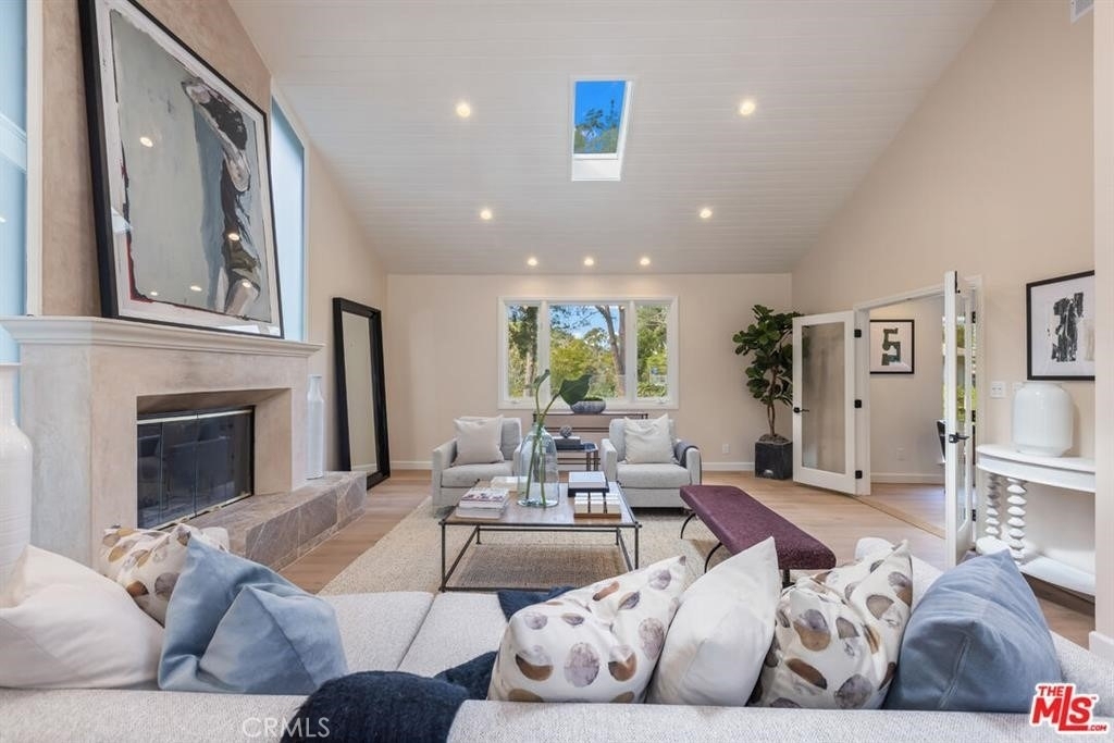 3217 Longridge - Photo 4