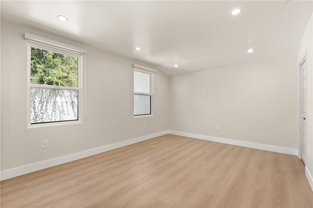 18921 Keswick Street - Photo 14
