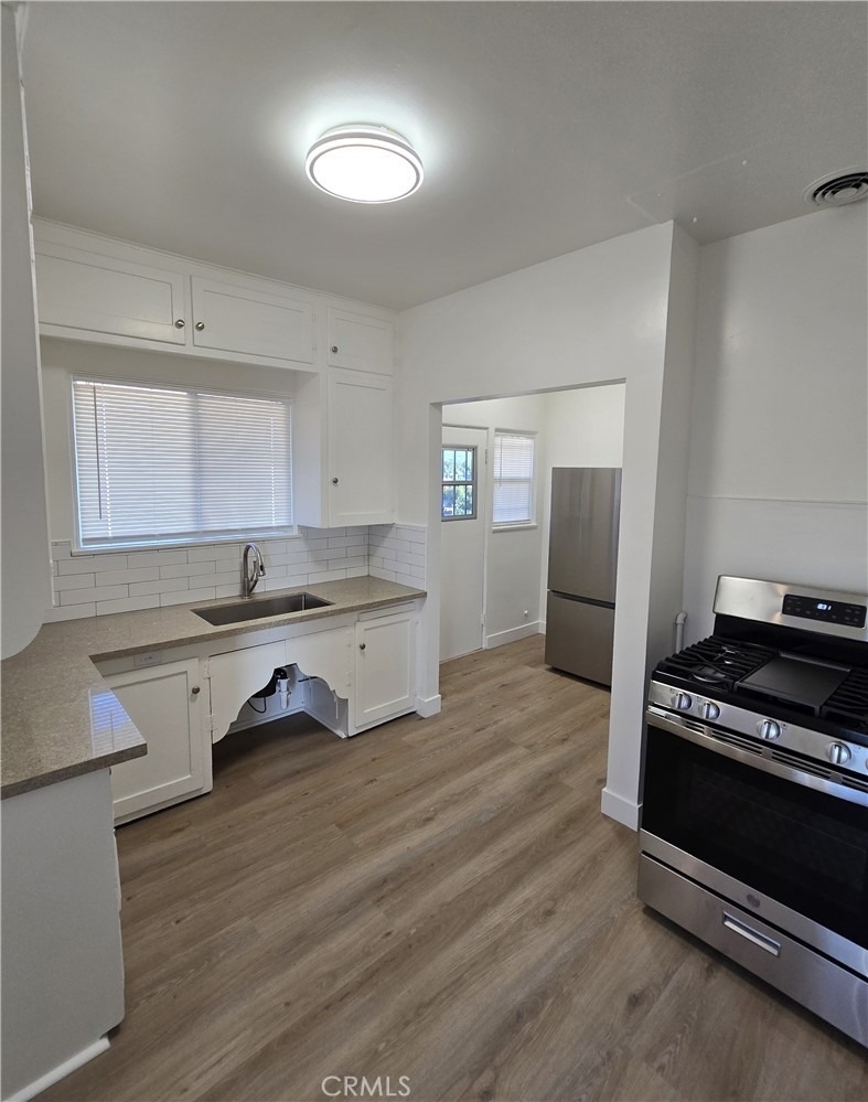 5740 California - Photo 16