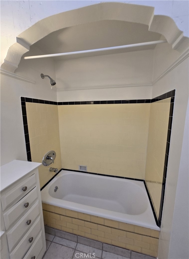 5740 California - Photo 2