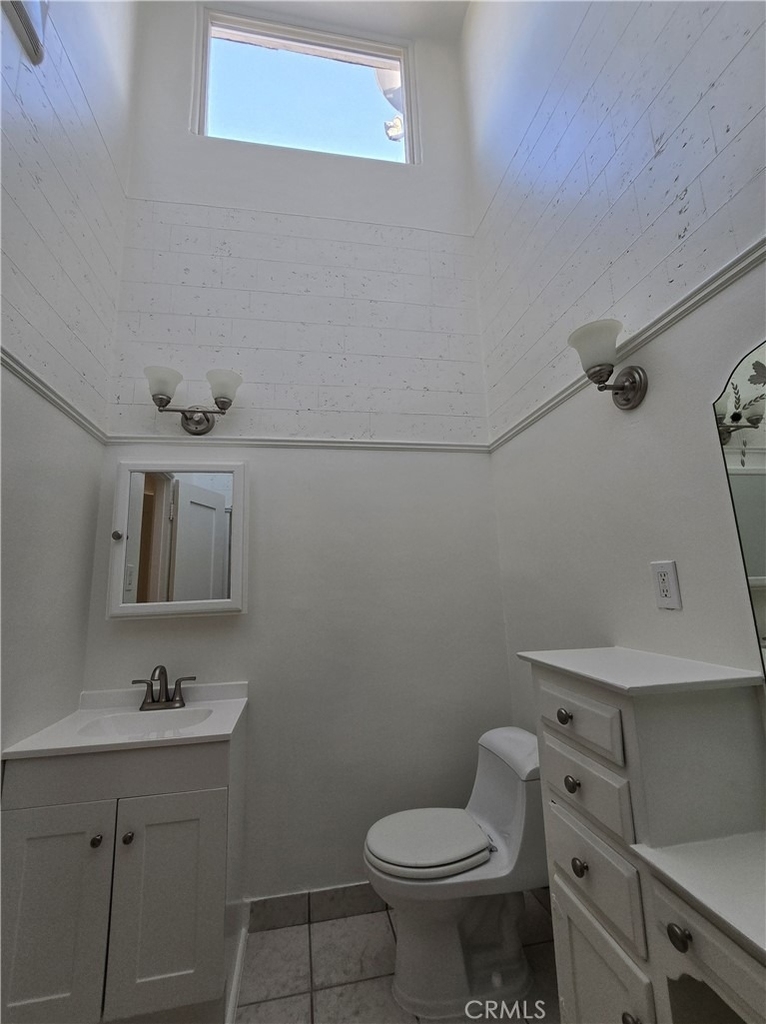 5740 California - Photo 19