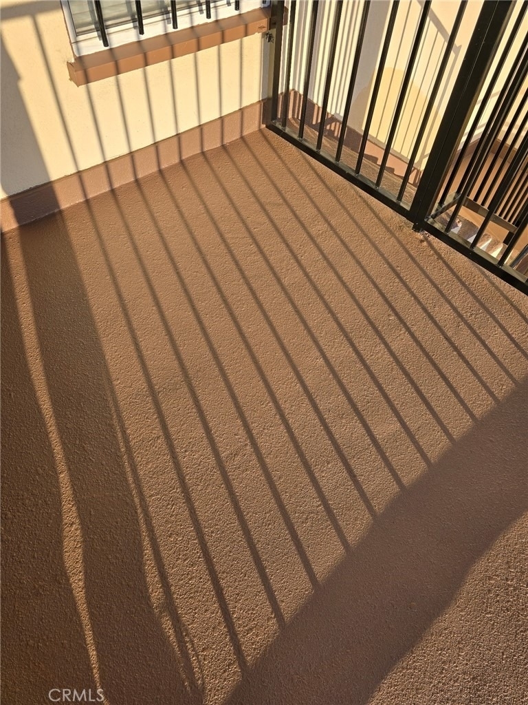 5740 California - Photo 3
