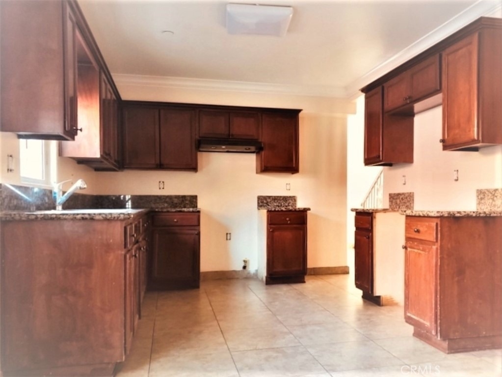 1343 E Adams - Photo 12