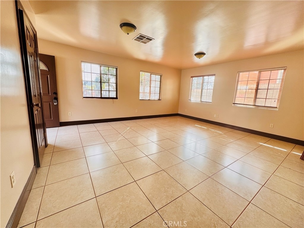 5425 Buchanan - Photo 8