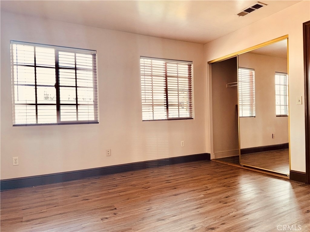 5425 Buchanan - Photo 11