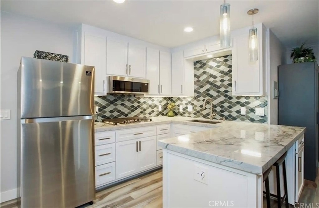 2559 Rimcrest Rd. - Photo 1