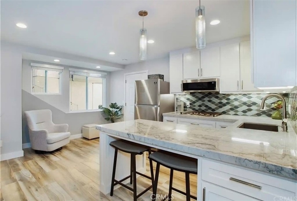 2559 Rimcrest Rd. - Photo 6