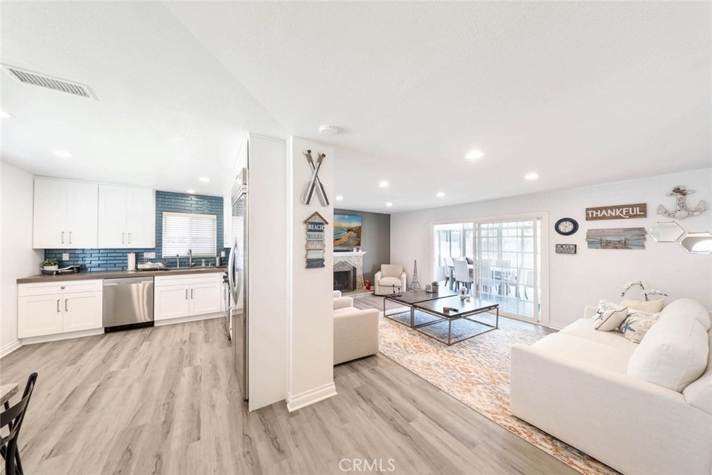 18091 Newland Street - Photo 4