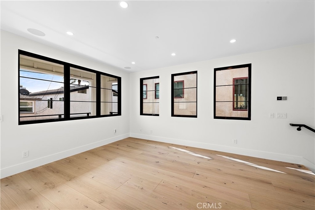 434 1/2 Goldenrod Avenue - Photo 4